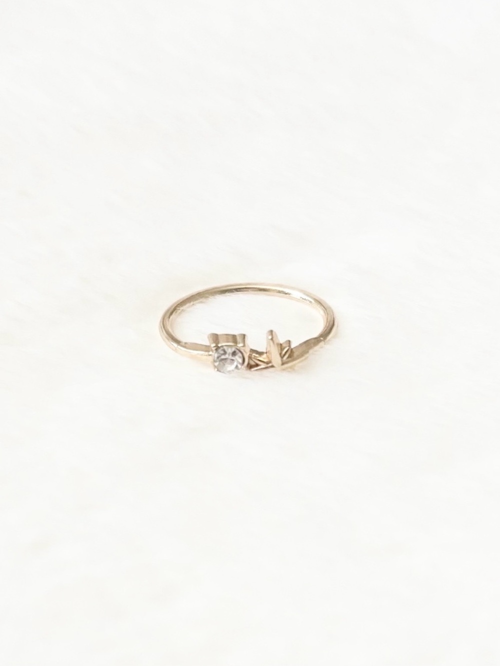 5/$15 🩷 MUST BUNDLE Gold Star Accent Ring with Clear Stone - Women Jewelry